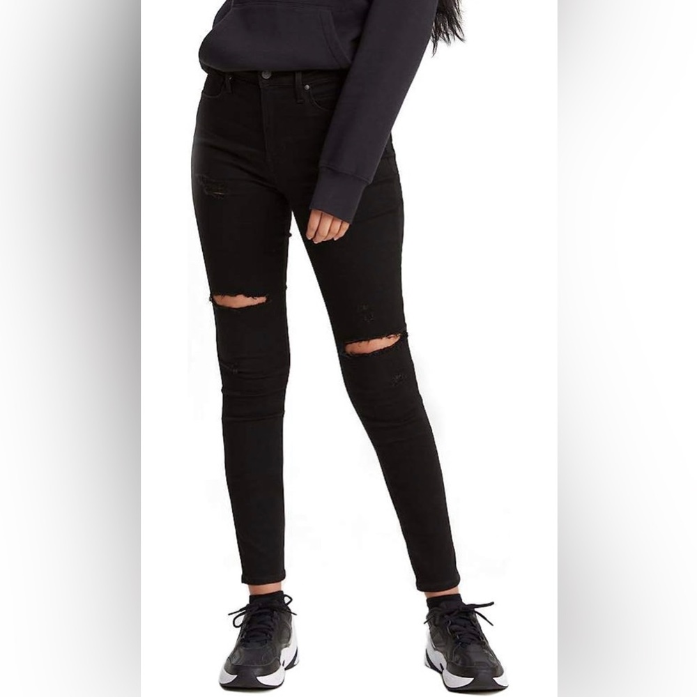 Levi’s high rise skinny jeans destroyed